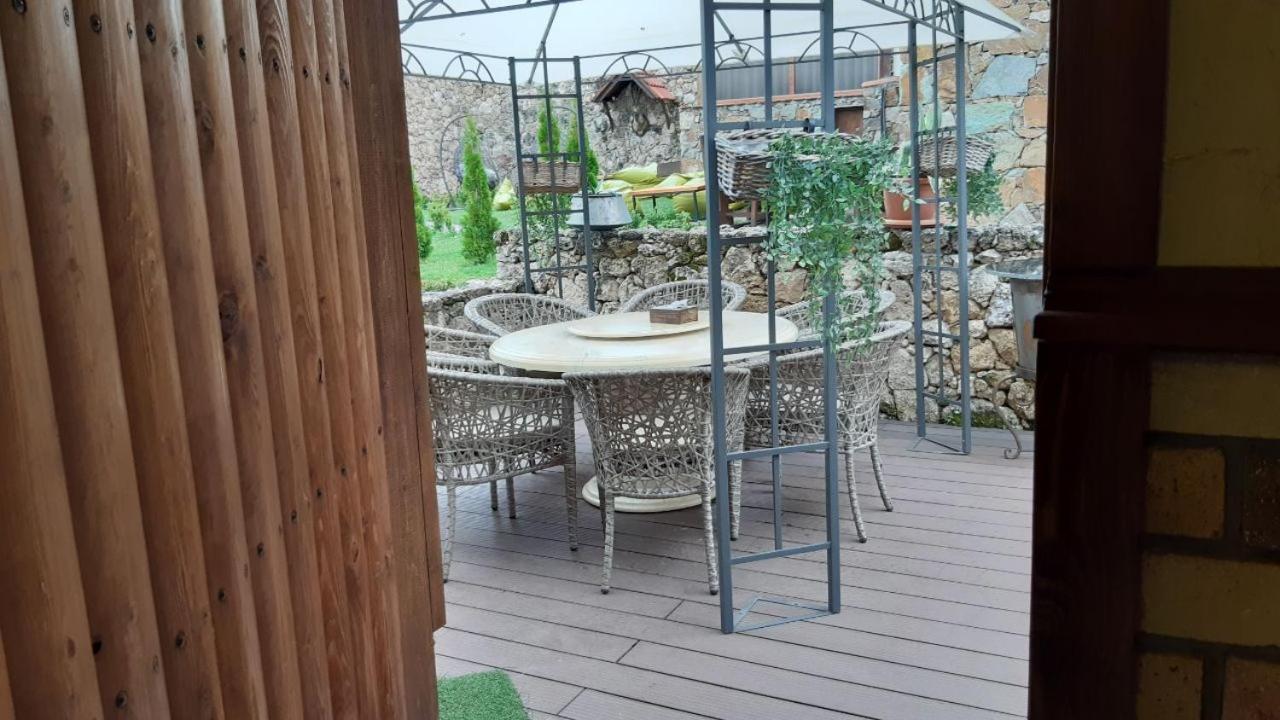Alpine Castle Hotel Dilisan Kültér fotó