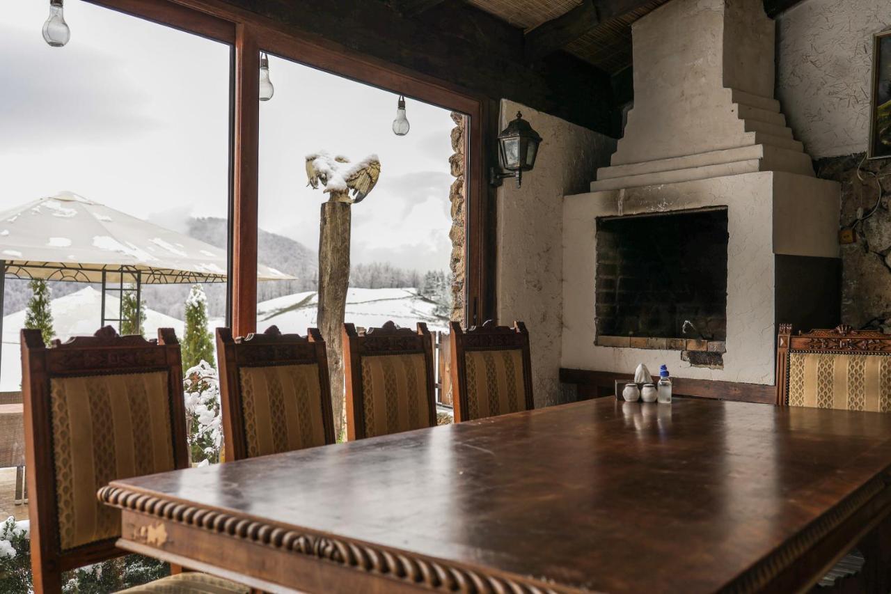 Alpine Castle Hotel Dilisan Kültér fotó