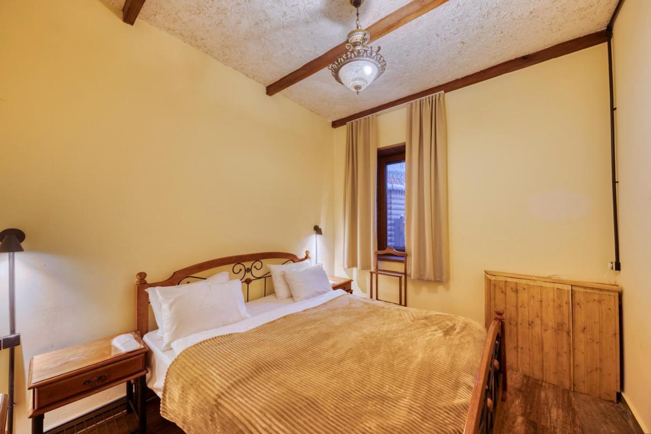 Alpine Castle Hotel Dilisan Kültér fotó
